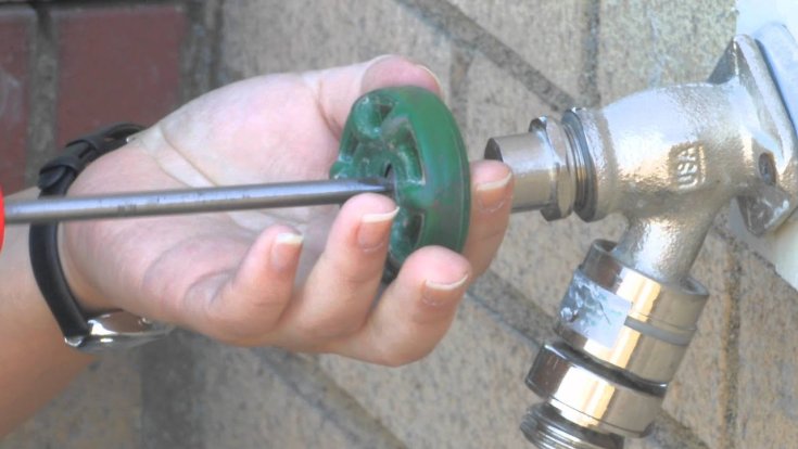 How to Fix an Outdoor Faucet